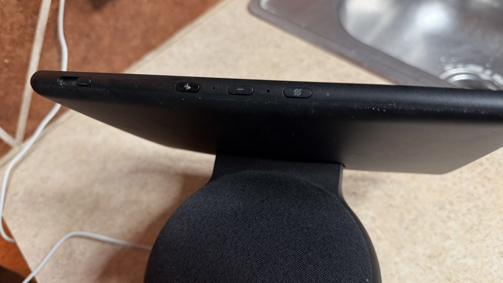 Amazon Echo Show 10 Black Alexa Display T4E4AT LOCKED Device Read