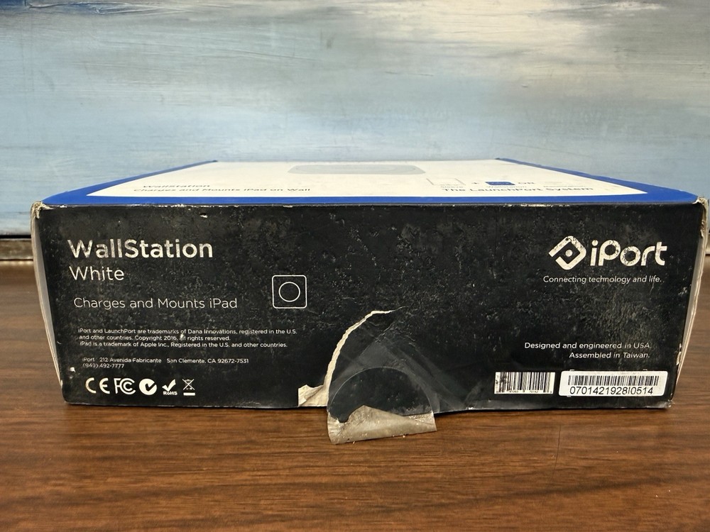iPort LaunchPort WallStation White 70142 - New Open Box