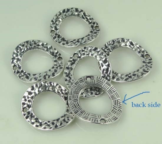 8 Silver Pewter Hammered Wavy Oval Link Ring 25x22mm