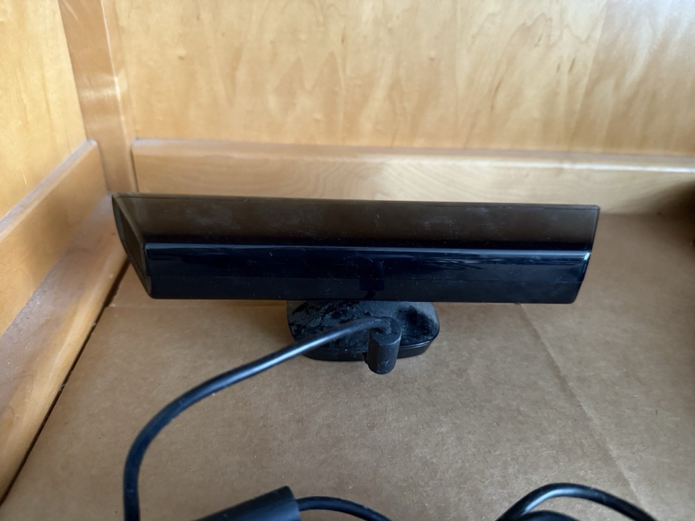Microsoft XBOX 360 Genuine OEM Kinect Sensor Camera Model 1414 Good Condition