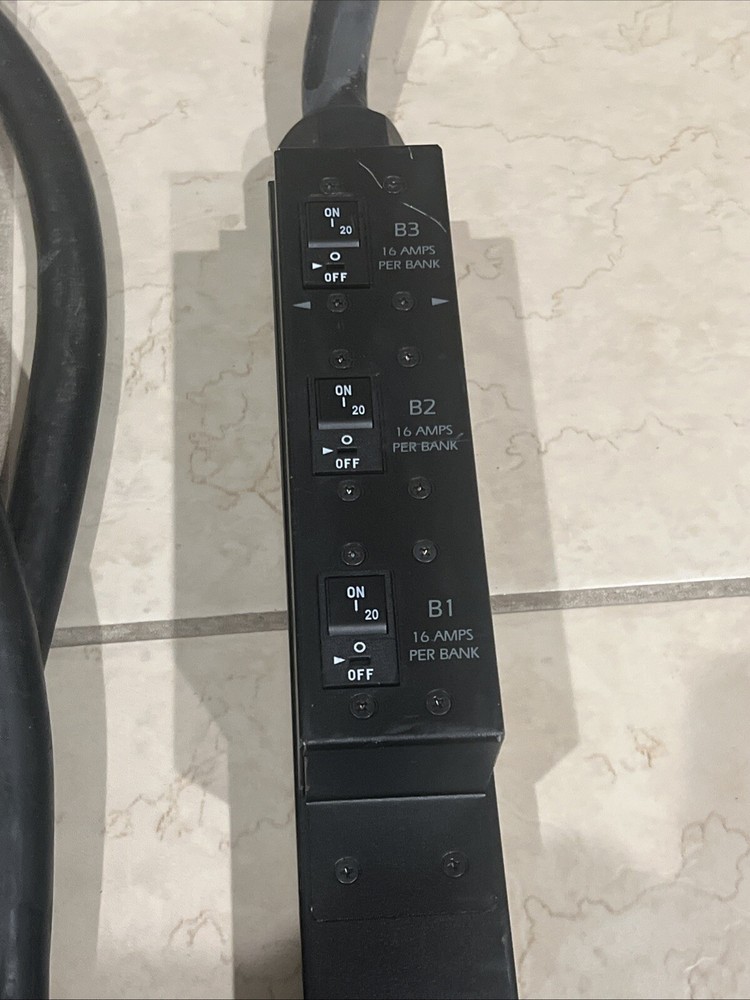 APC Schneider Electric AP7598 | Basic Rack PDU, 3-Phase, 35A 208V ac (Pre Owned)