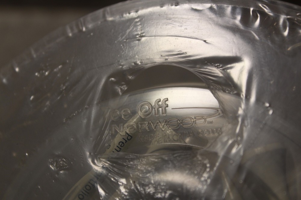 Norwood Tee Off Portable Office Putting Set