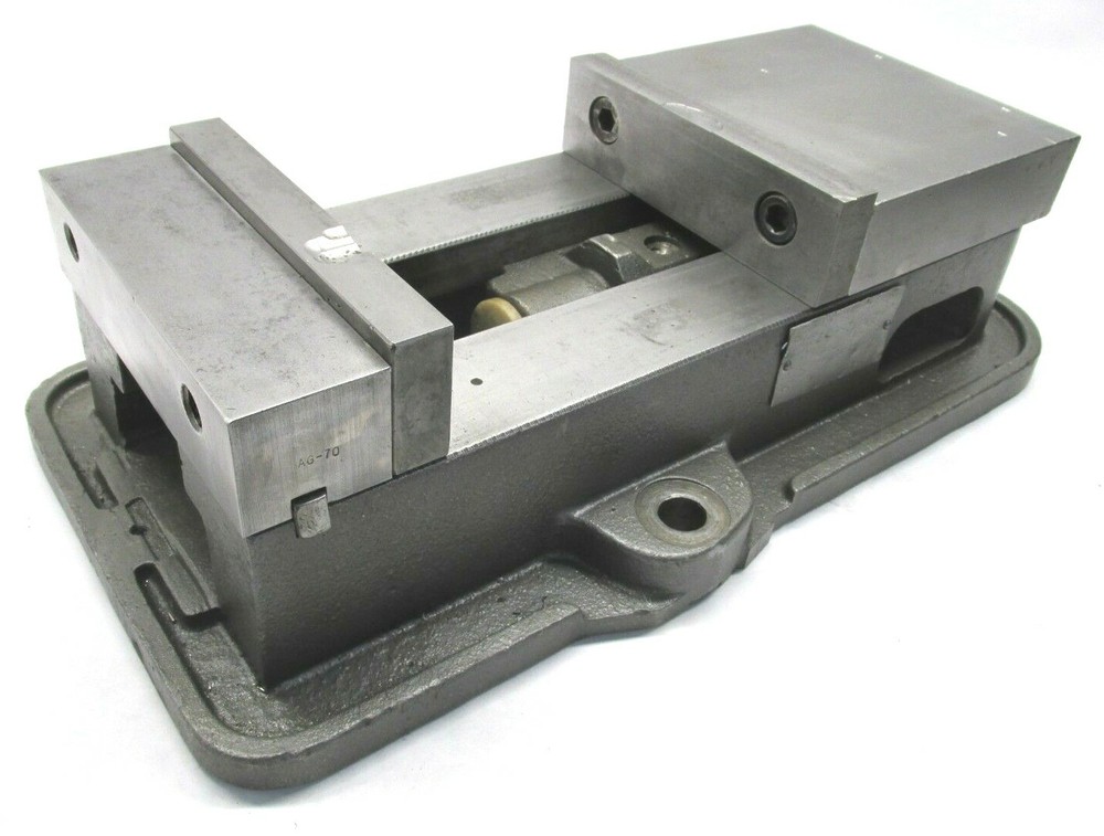 KURT ANGLOCK 6" MILLING MACHINE VISE w/ JAWS - #D60