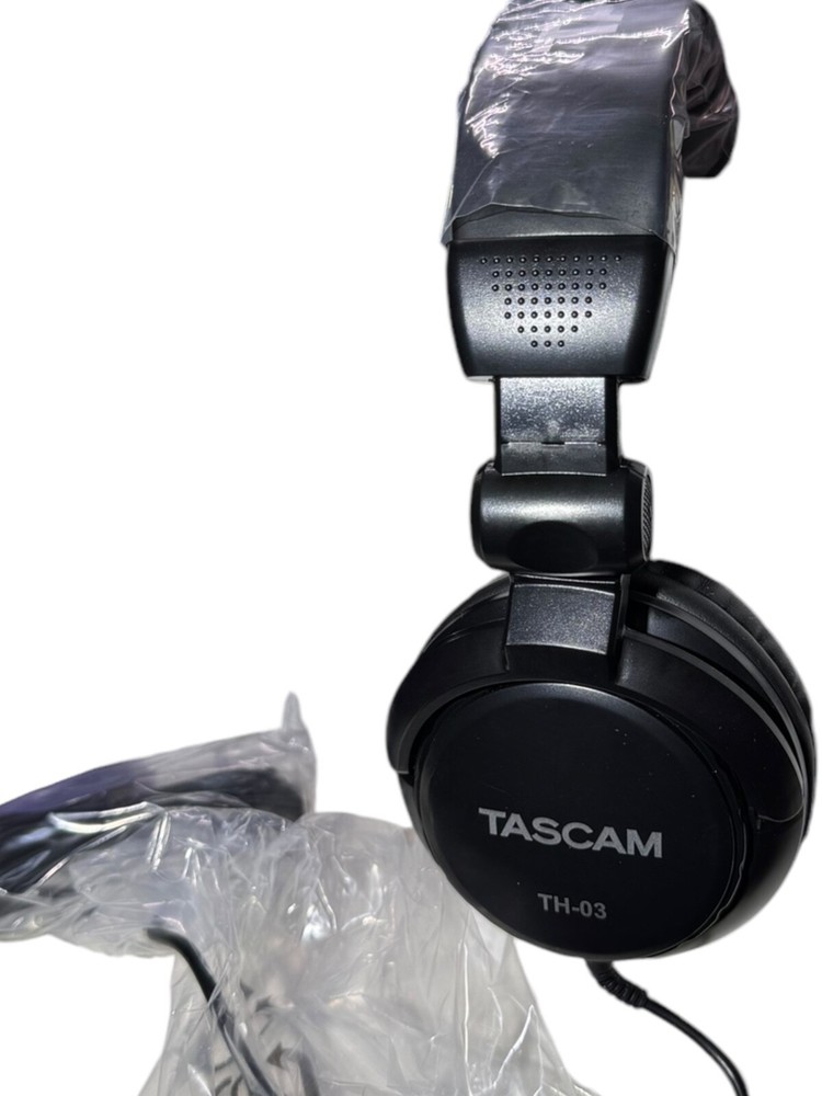 Tascam TH-03 Closed Back Headphone (Black)
