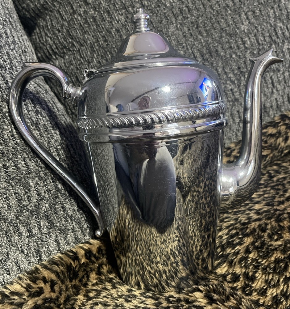 SILVER TEAPOT COFFEE POT (F9)