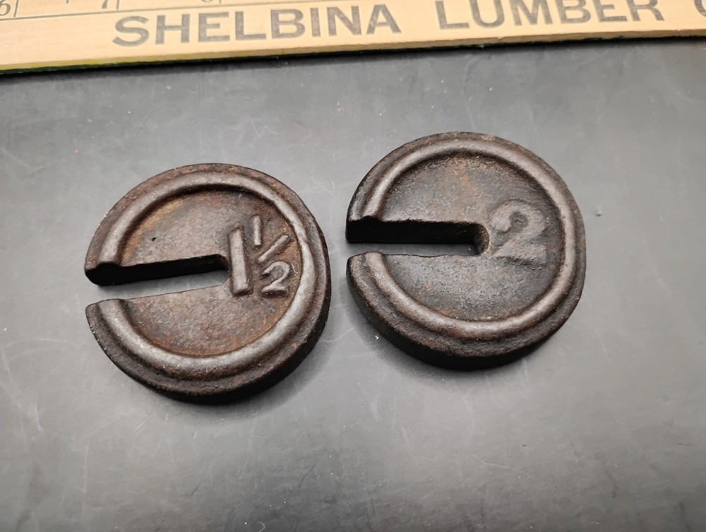 Vintage 1  1/2  And 2  Oz Scale Weights
