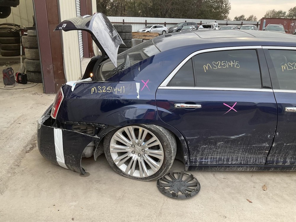 Used Blind Spot Detection System Warning Control Module fits: 2014 Chrysler 300