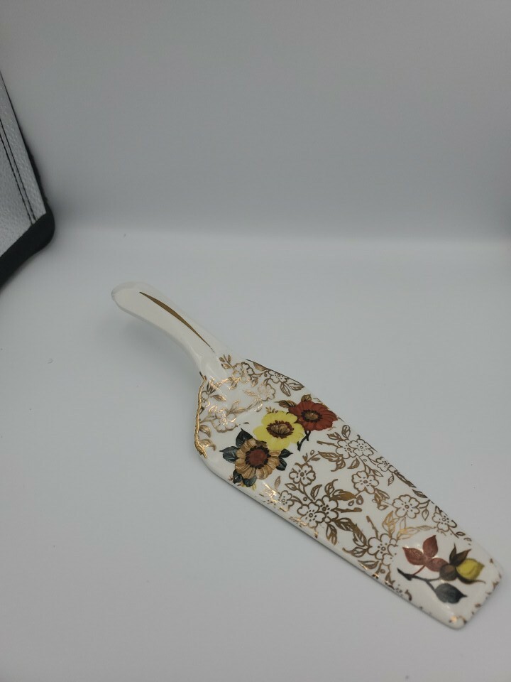 H Aynsley And Co Cake Server