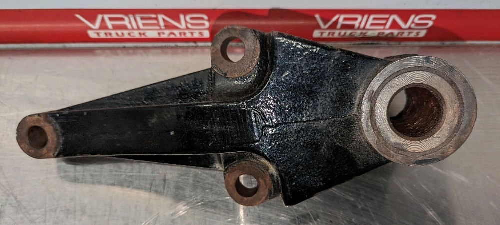 PACCAR PETERBILT KENWORTH BRACKET-SHACKLE B11-1023