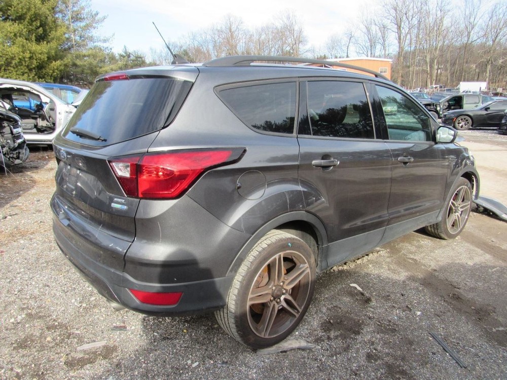 ESCAPE 2019 Glove Box 1027313