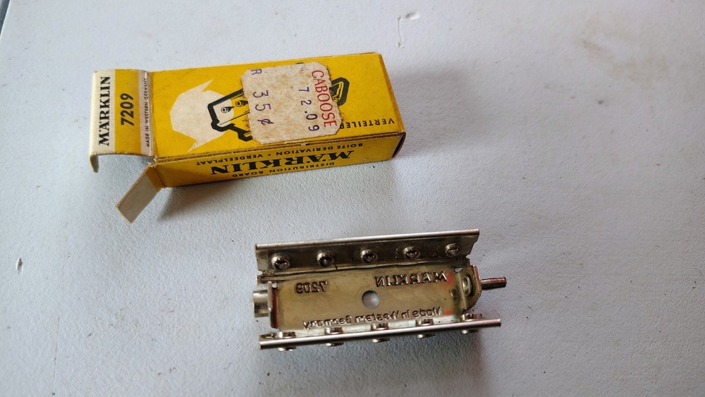 Qty: 3 MARKLIN H0 - 7209 - DISTRIBUTION BOARD nos