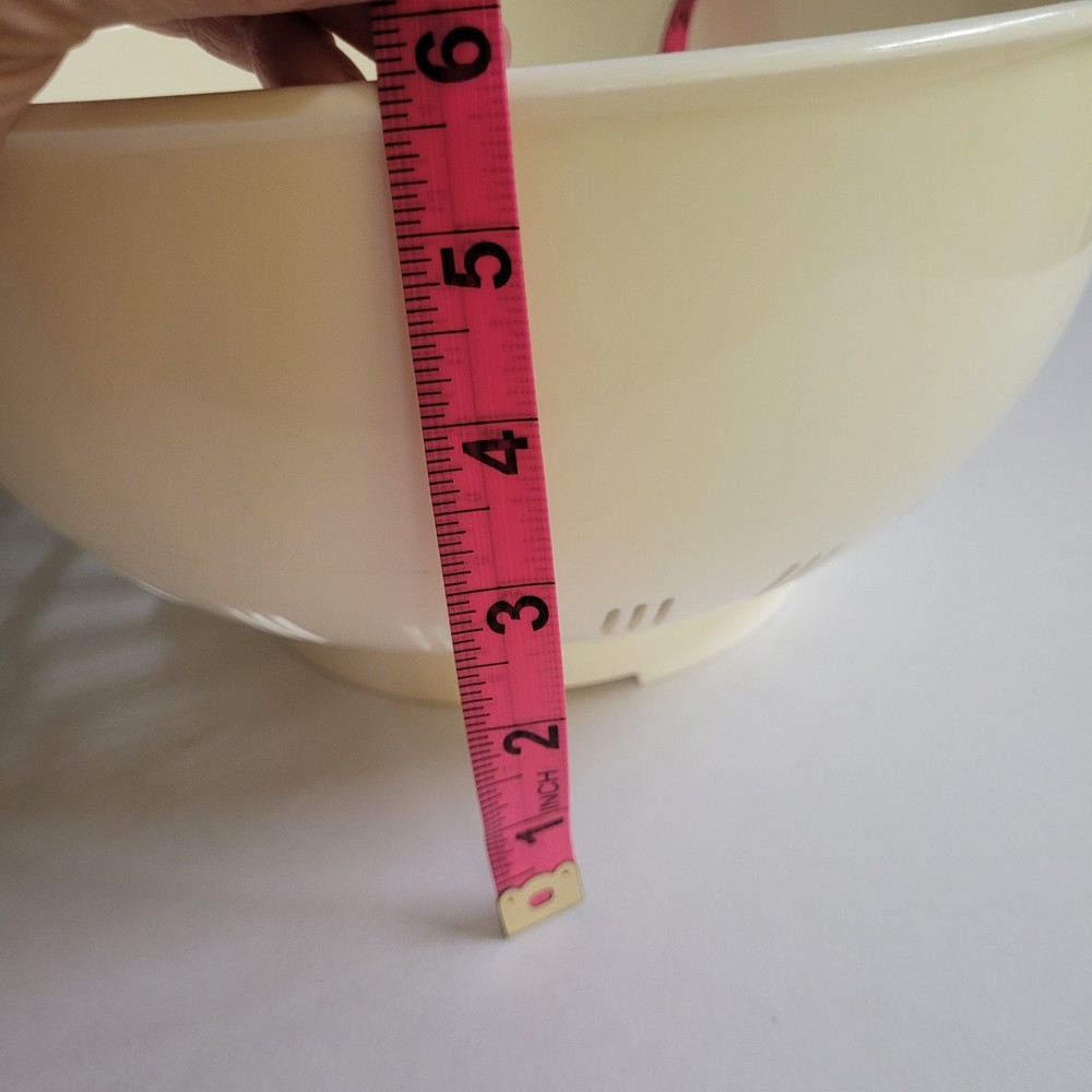 Vintage Kamenstein Colander Strainer Off White 11” Diameter Sturdy Thick Plastic