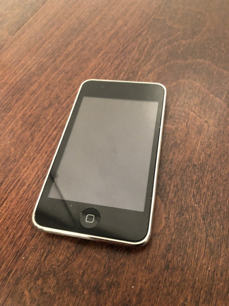 ipod touch 2nd generation 8gb- Mint Condition