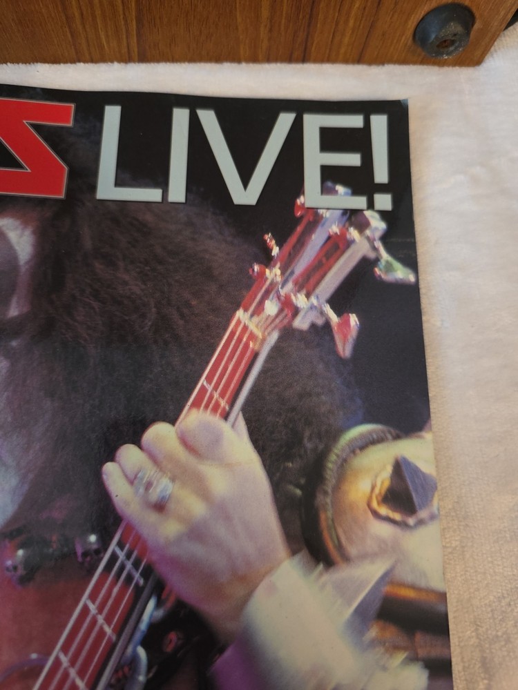 KISS LIVE SIGNED BY GENE SIMMONS MAGAZINE UK IMPORT, 1996