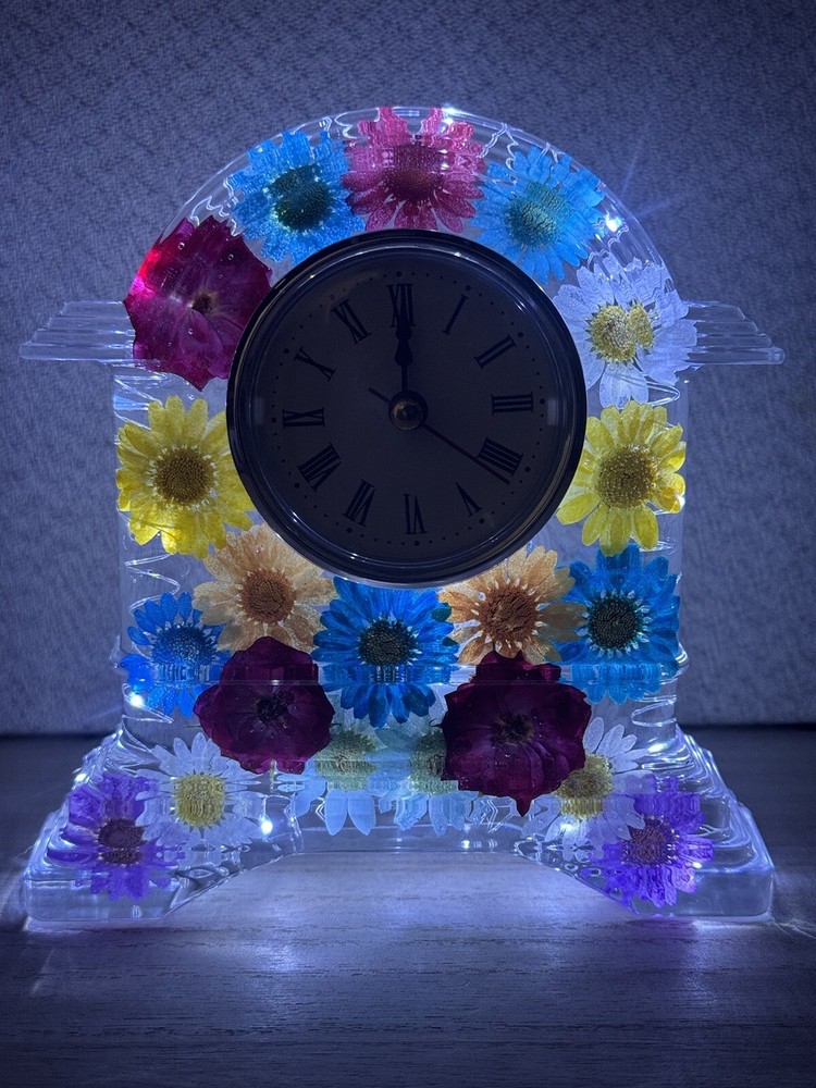 Handmade Resin Clock Real Pressed Flowers Table Clock