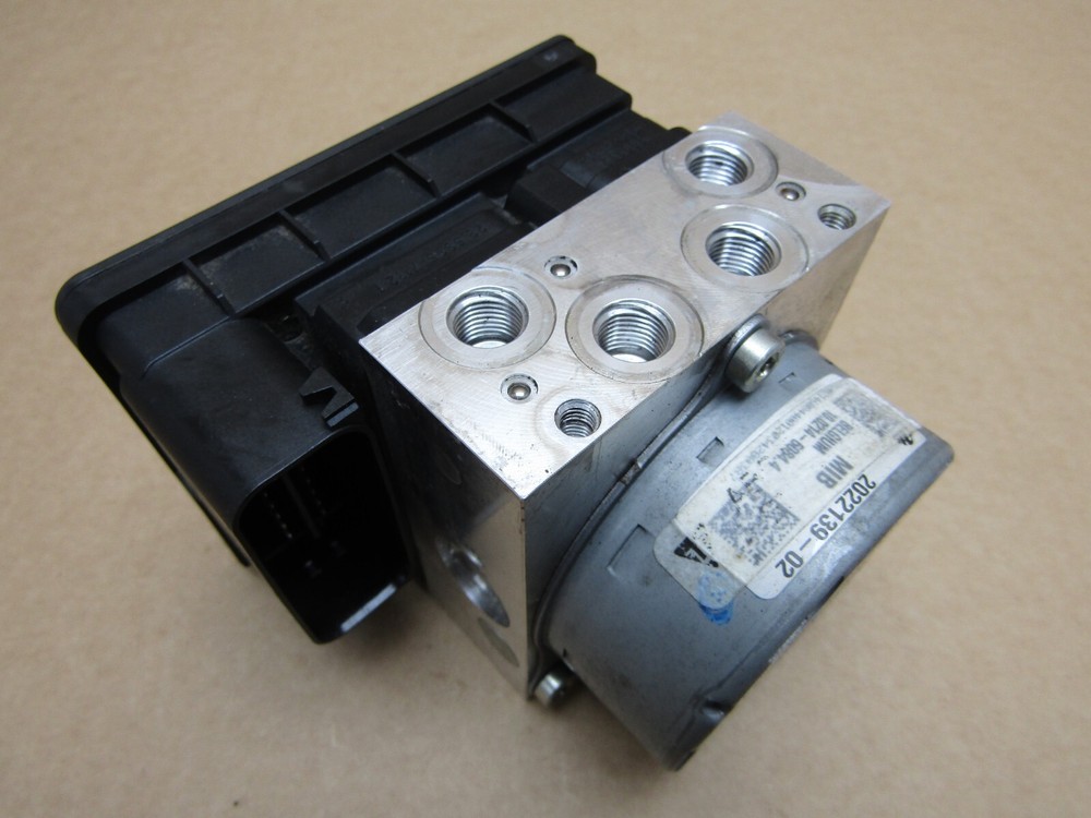 Triumph Speed Triple RS 1200 2021 ABS pump control module (14288)