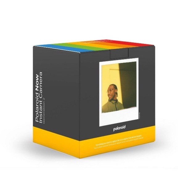 Polaroid Essentials Box: Film Camera with Automatic Focus & Polaroid 600 Format