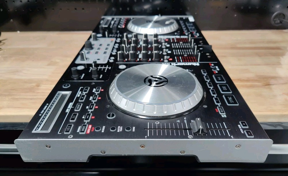 Numark NS6 4 Channel DJ Controller (READ)