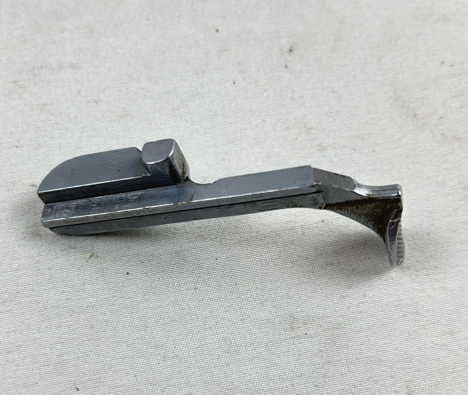 Ithaca SKB Lightning 12 Ga. Bolt Assembly W/ Handle #P103 VG+ condition