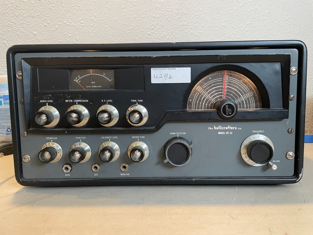 The Hallicrafters HT-32 Tube Ham Radio Transmitter/Exciter HT32 HT-32
