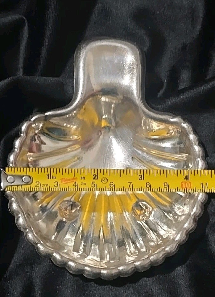 Victor Silver Co. Silver Plate Shell Shaped Nut / Candy Dish – Vintage