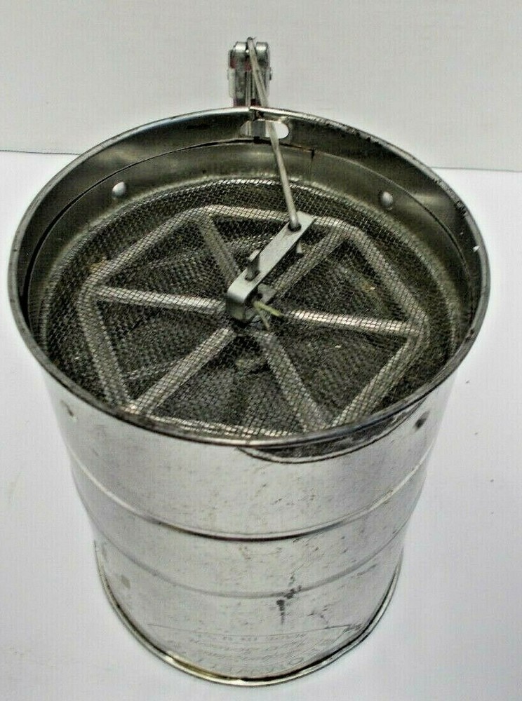 VTG BROMWELL'S Super Fine 2 Screen Red Squeeze Handle Sifter