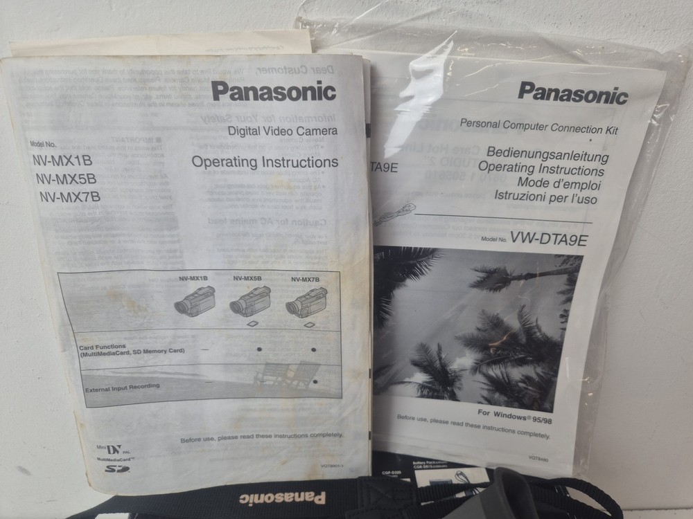 Panasonic NV-MX1B Mini DV Digital Video Camera Boxed With Tapes & Extra Battery