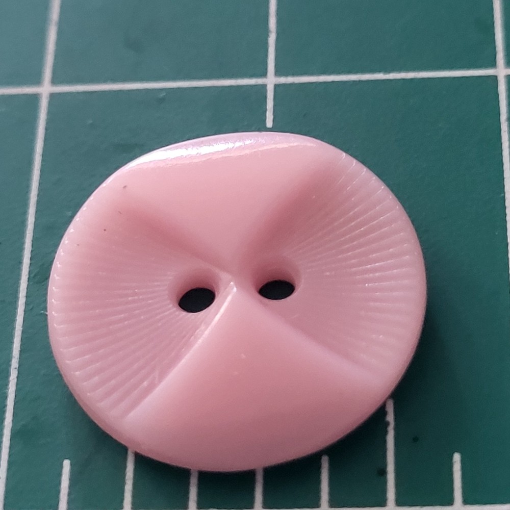 Colt # 4 button pink confirmed pattern 3/4" excellent condition The Owl