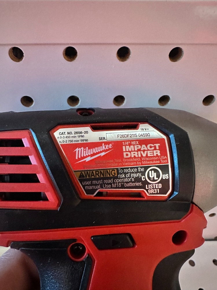 1/4" HEX DRIVER MILWAUKEE IMPACT DRIVER