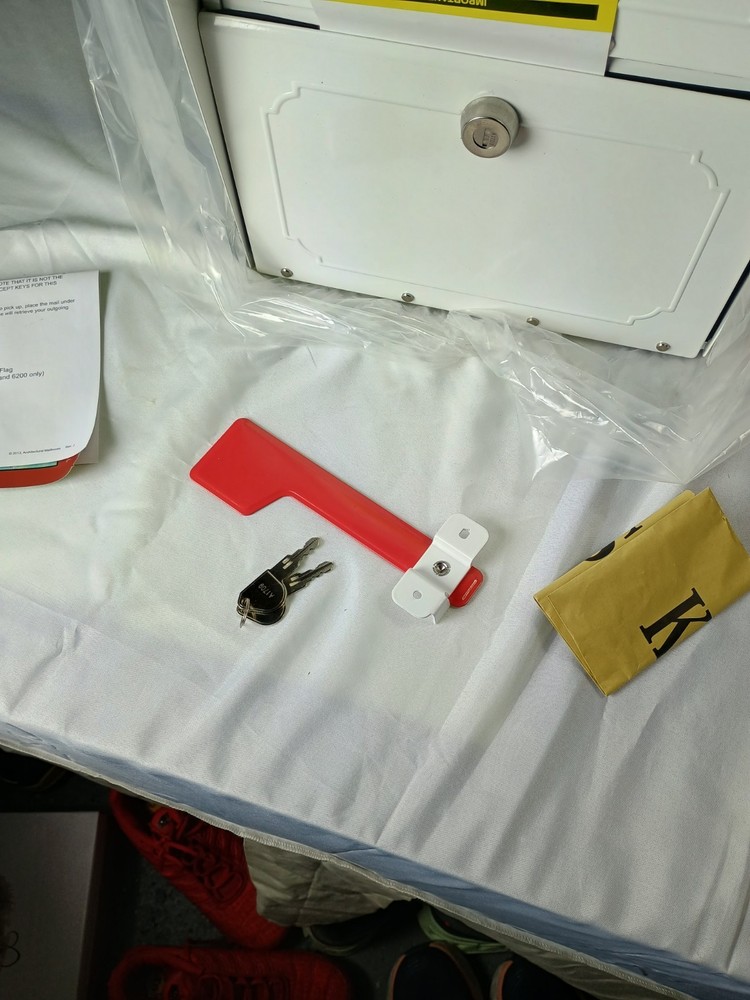 Architectural Mailboxes White Oasis Jr Classic Locking Post Mount Parcel Mail