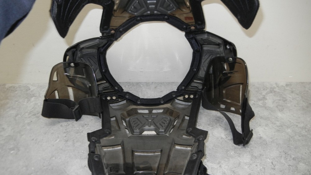 THOR CHEST QUADRANT PROTECTOR NOS YOUTH 60-100 LBS