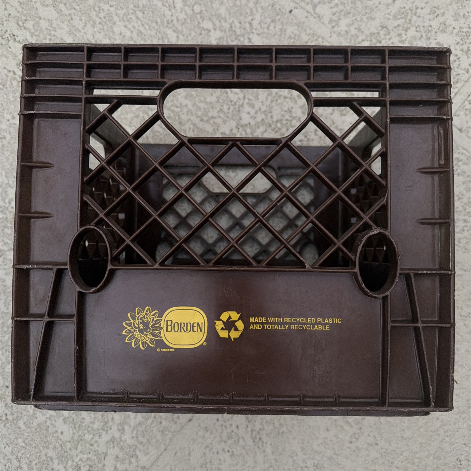 Borden Elsie Cow Logo Dairy Brown Plastic Milk Crate