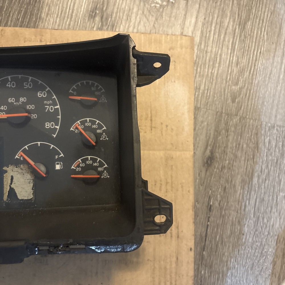 Volvo VNL Speedometer Instrument Cluster - Missing P/N