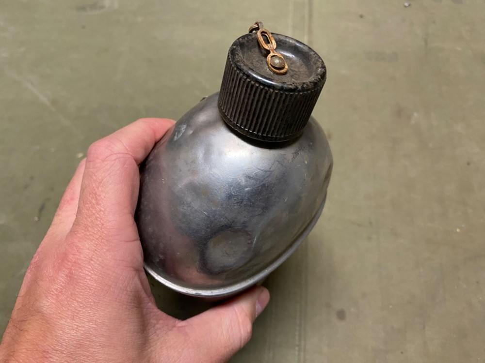 ORIGINAL WWII US ARMY & MARINE INFANTRY M1942 CANTEEN-DATED 1944