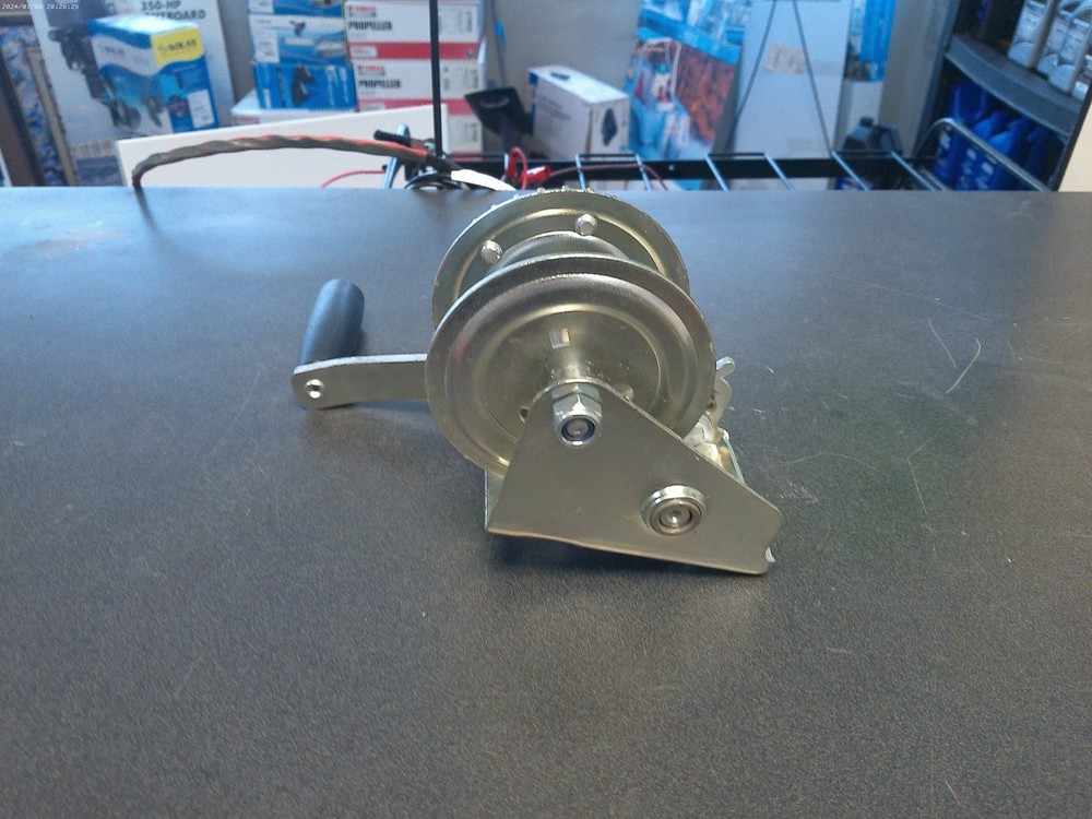 Curt 29423 900lb Trailer Winch