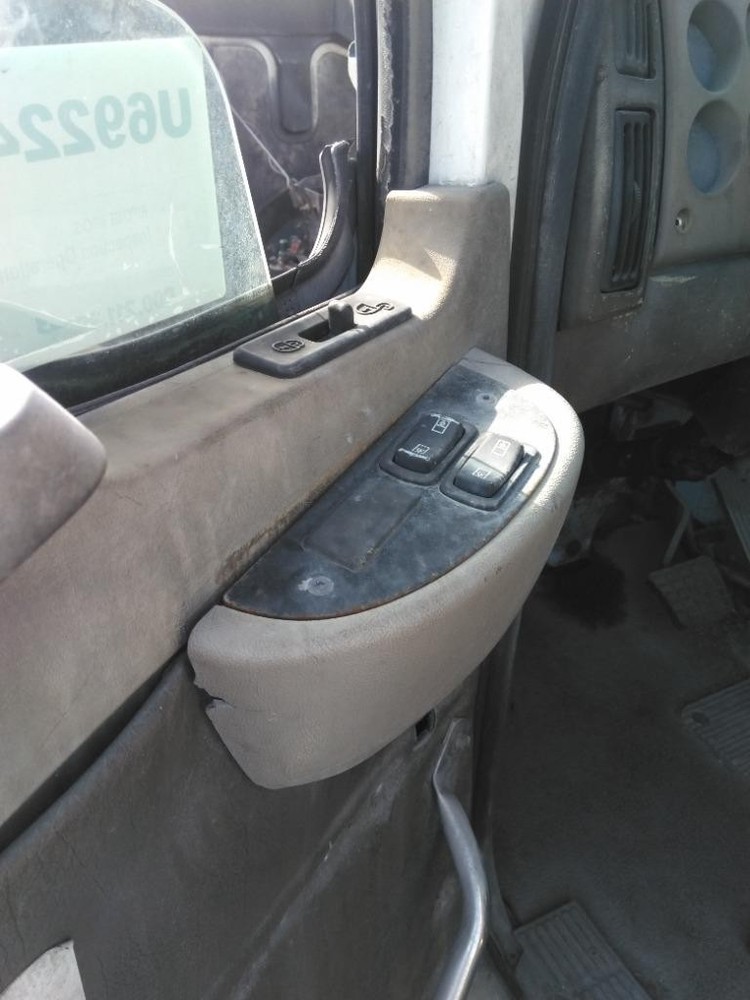 For 2004 MACK CX 2004-2005 DOOR ASSEMBLY Left , FL