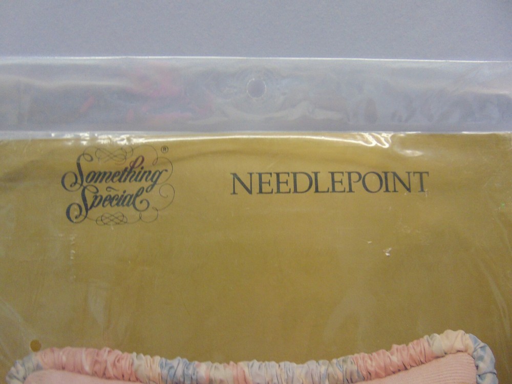 1999 New-Sealed Something Special Needlepoint Kit Shells Pillow #30647