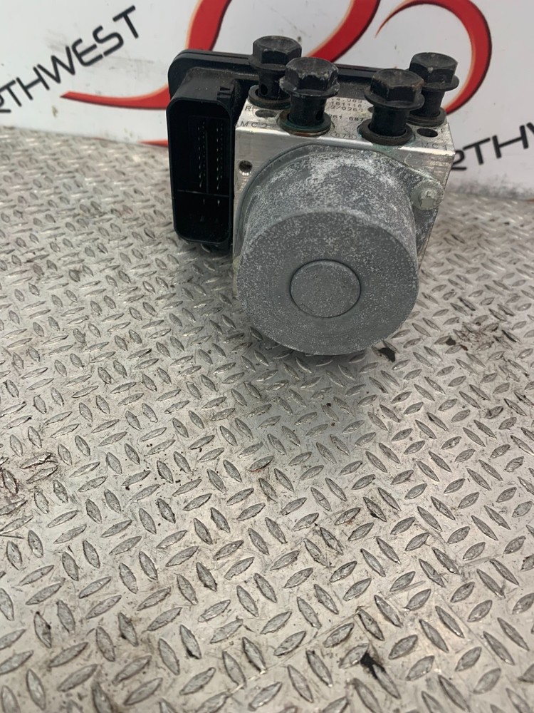 DUCATI MONSTER 1200 ABS PUMP 54240631B ABS PUMP MODULE 2017 BK414