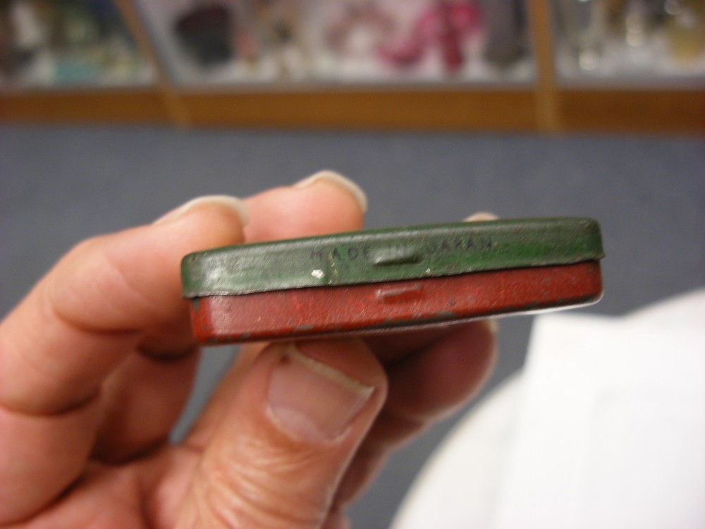 Phonograph Victrola Gramophone - Needle Tin - Shell Golden Pickup