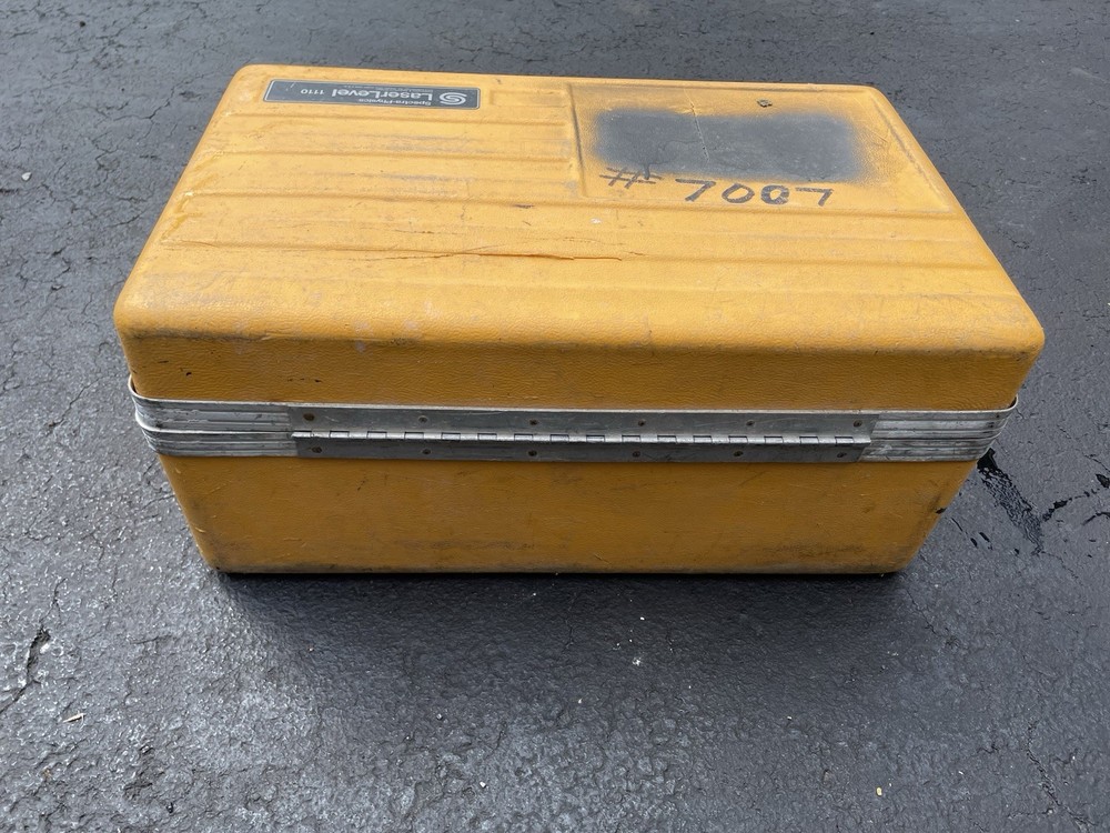 Spectra Physics Laser Level 1110 AC & DC Adaptors W/Case