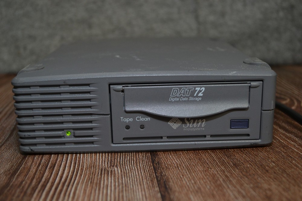 Sun Microsystems Dat 72 External Digital Data Storage / 380-1323-02 - EB621B#700