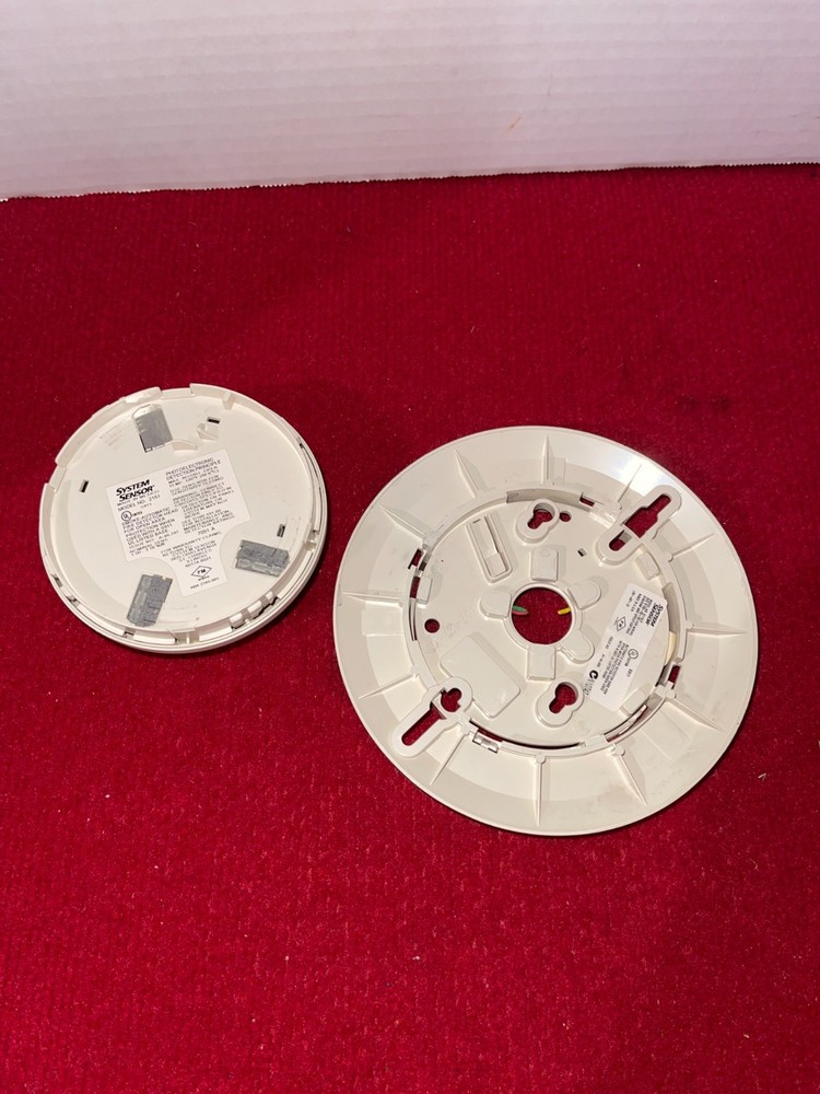 System Sensor 2151 Photoelectronic Low-Profile Smoke Detector W/B110LP  Base