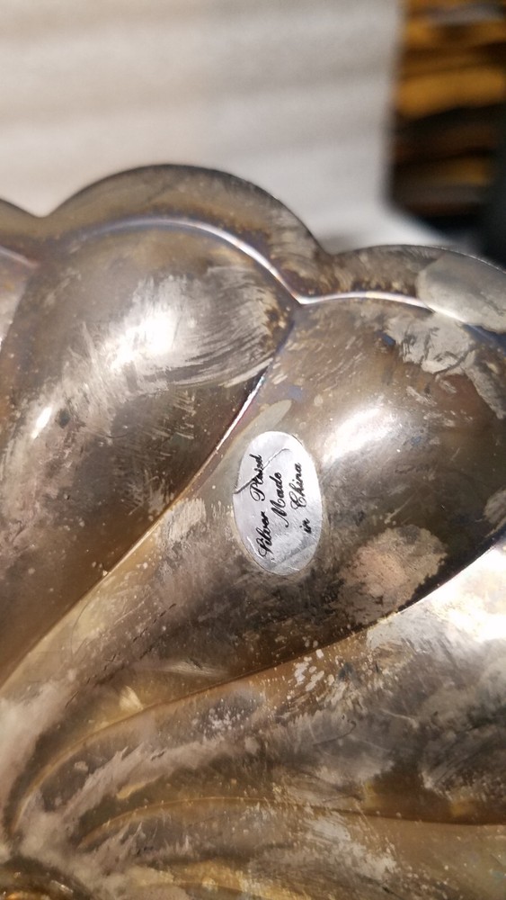 8" Silver Plated Scalloped Edge Design Candy Dish with Handle (M)