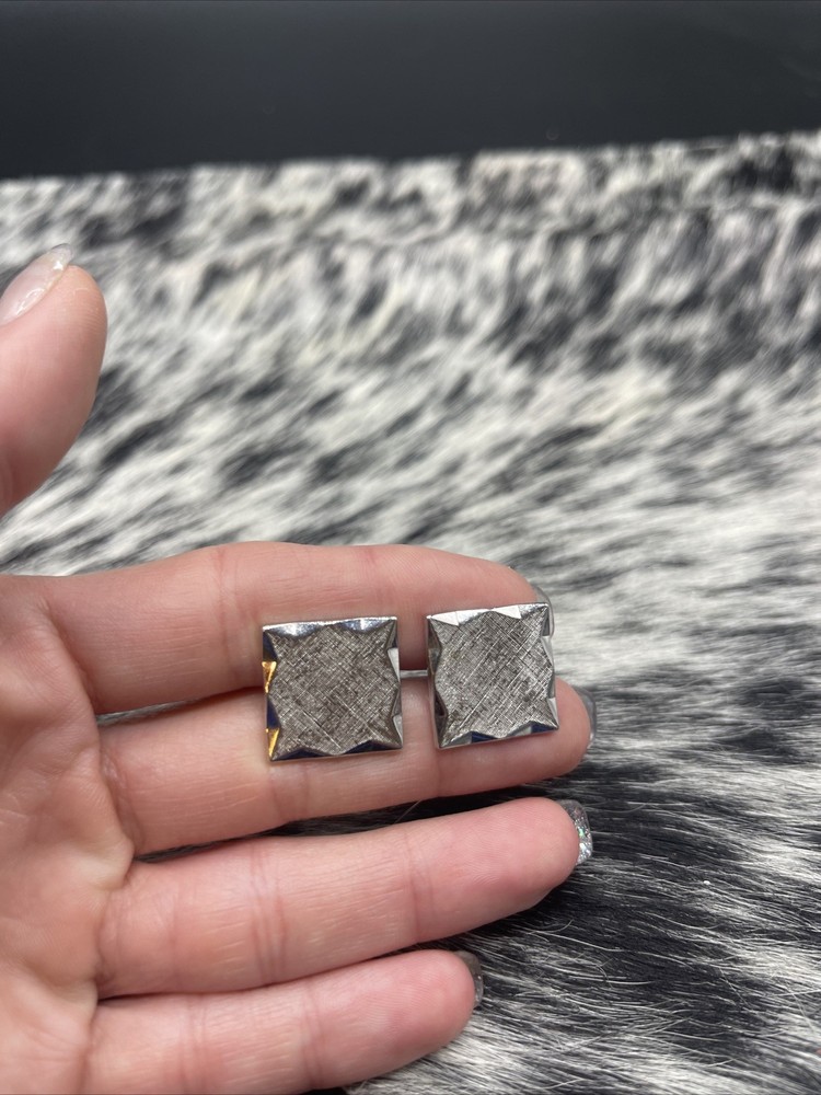 Stunning Silvertone Vintage Cuff Links #Q38
