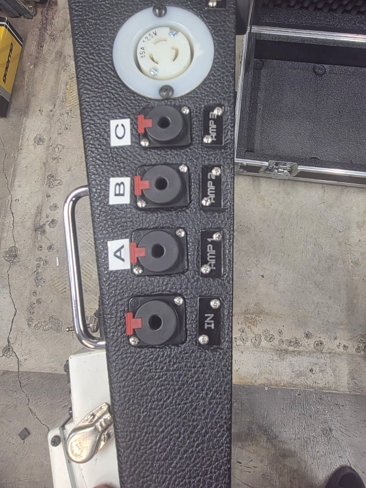 GigRig G2 Custom Guitar Pedal Board, 13 pedals/components, With Flight Case