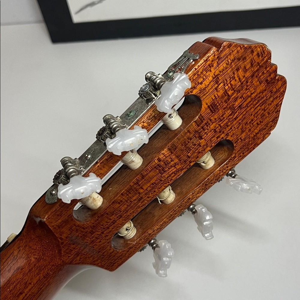 Escudero C-400 Nylon String Classical Guitar