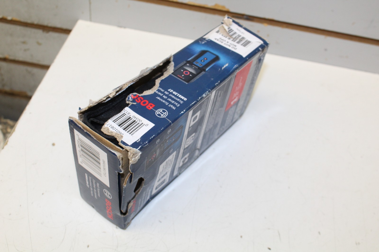 DAMAGED BOX Bosch 4-in Scan Depth Electric/Metal/Wood Finder GMS120-27