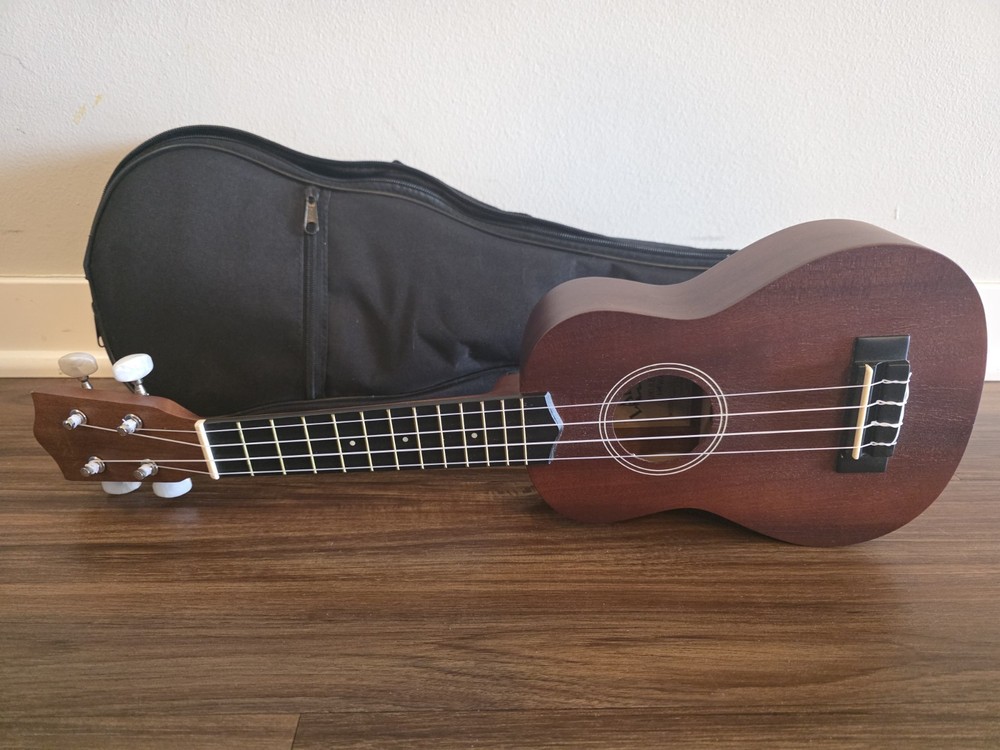 Lanikai LU-11 Ukulele With Soft Case Bundle 20" Long