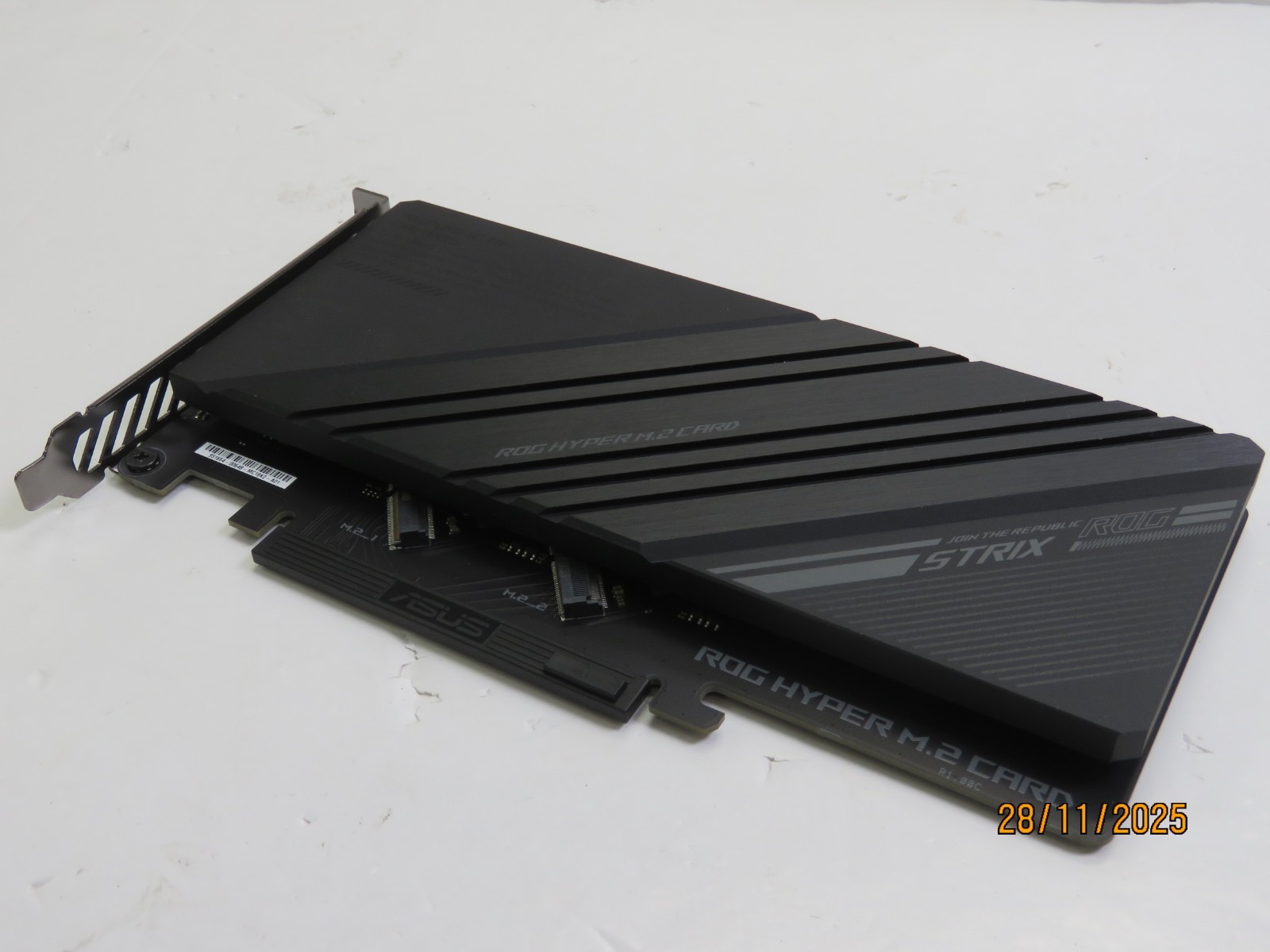 ASUS ROG HYPER M.2 CARD PCIE NVME M.2 EXPANSION CARD