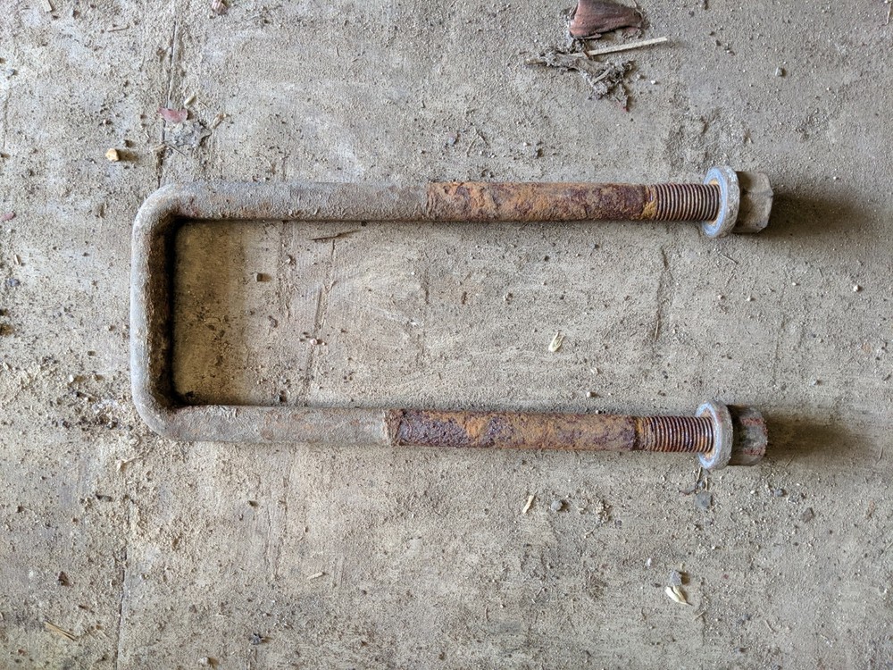 75 E FRONT SPRING U BOLT ALOS HOLDS ANTI ROLL BAR ON